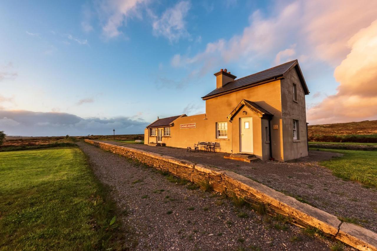 Lodge Cashelnagor Railway Station Gortahork